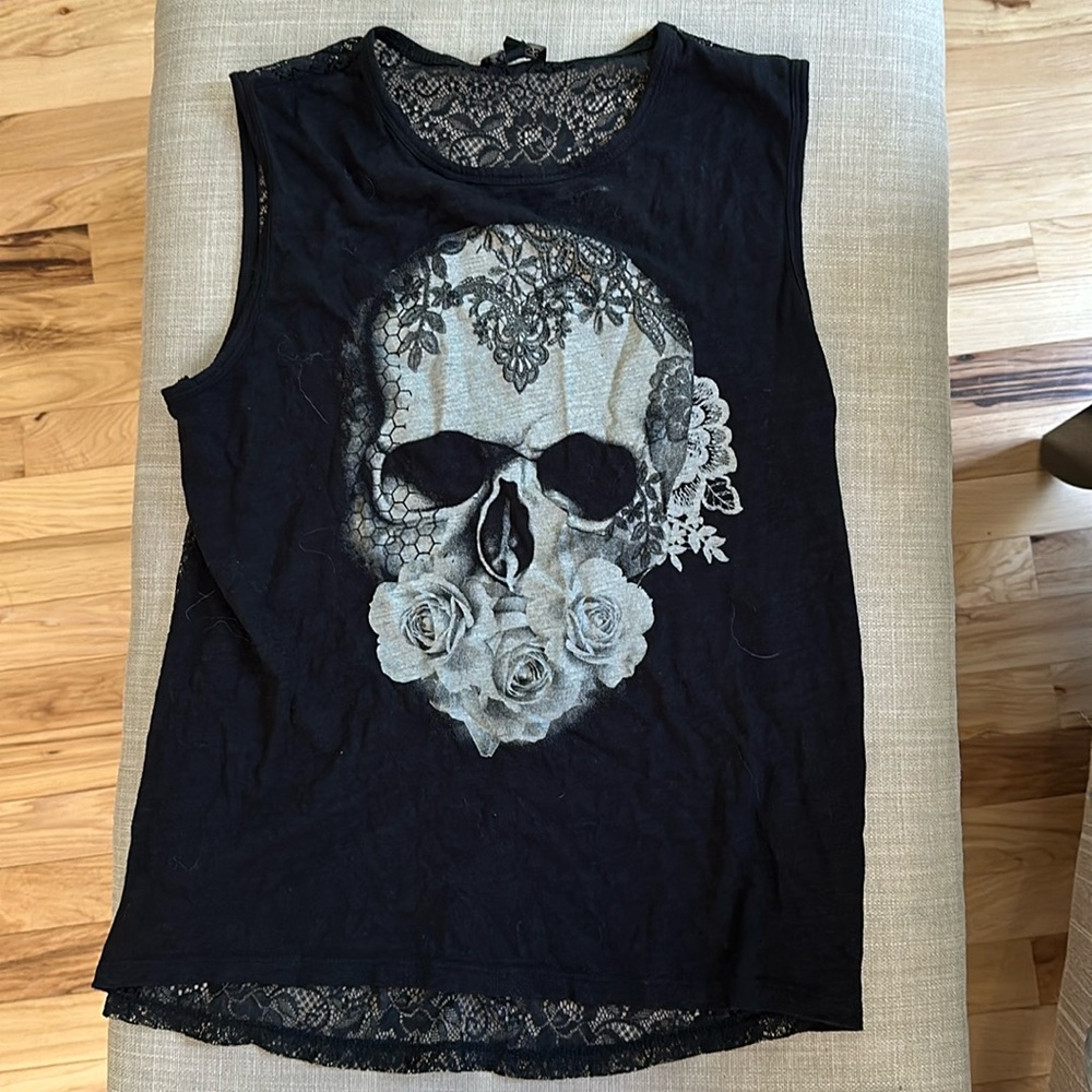 Tank top with skull detail